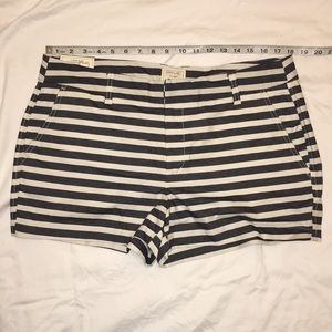 NWT GAP 3 Inch Striped Khaki Shorts